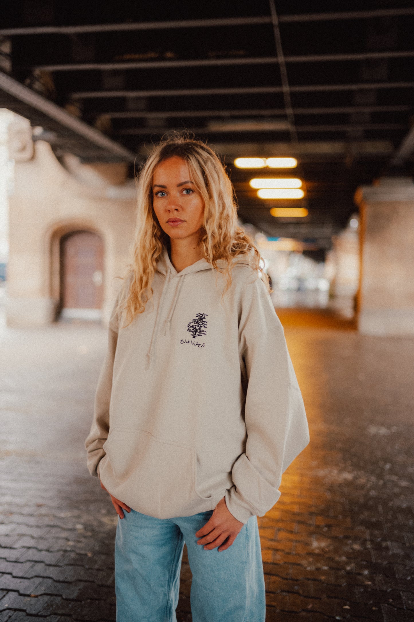 Oversize Hoodie in creme mit Stick